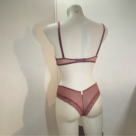 PINK by VS Date Push-up Bra and Panties Set - Picture 5 of 9